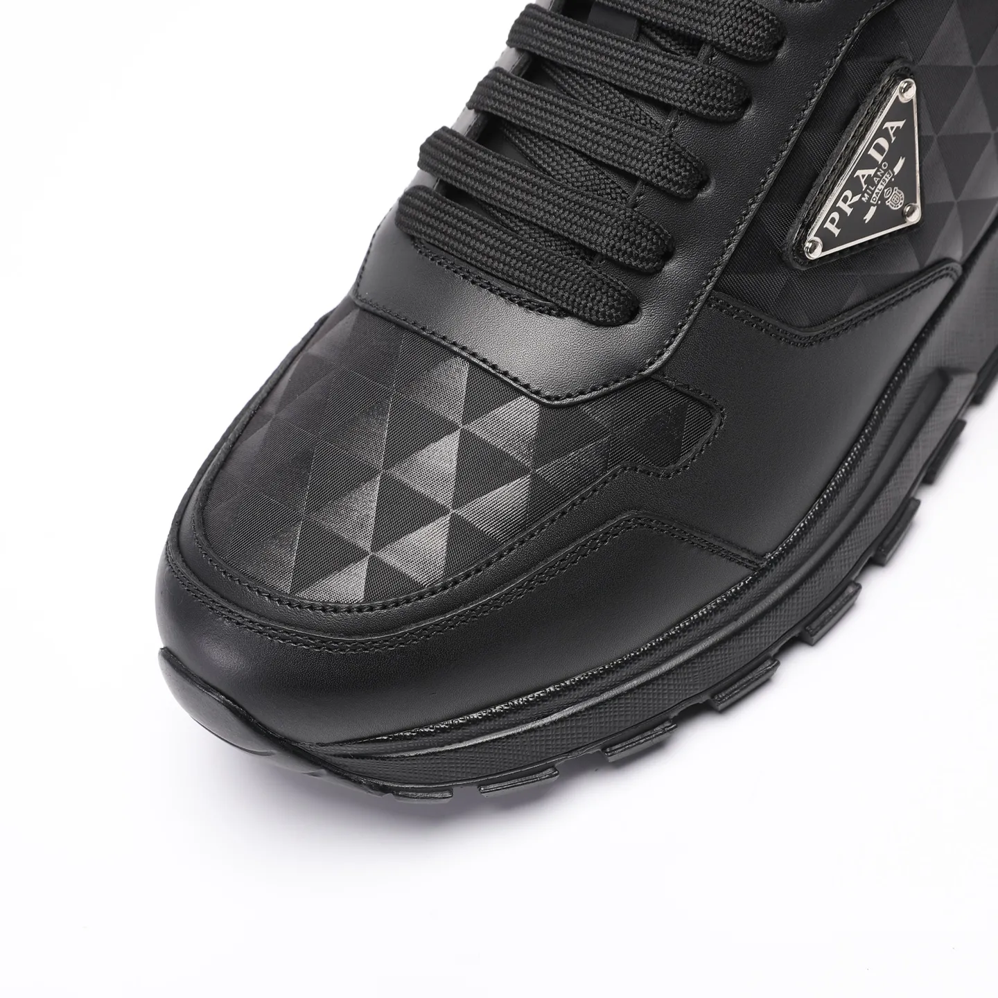 Batch 580 [PRADA] Men's shoes are popular in the counter, official website synchronization, high-quality shipments. Fabric: original cowhide with snakeskin. Lining: cowhide feet + cowhide lining. Outsole: original TPU + foam. Size: 38-46